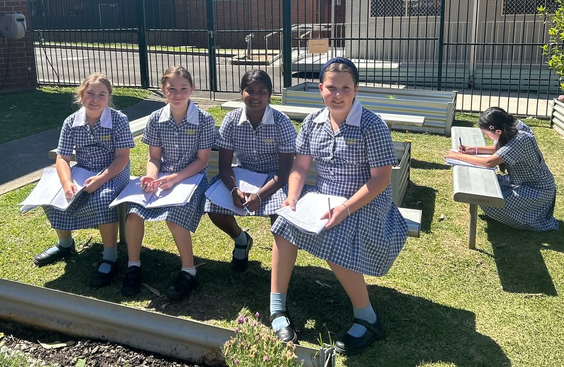 748359447291809_1401087015352379-1